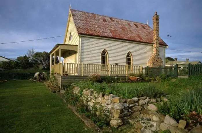 Strahan Colonial Cottages