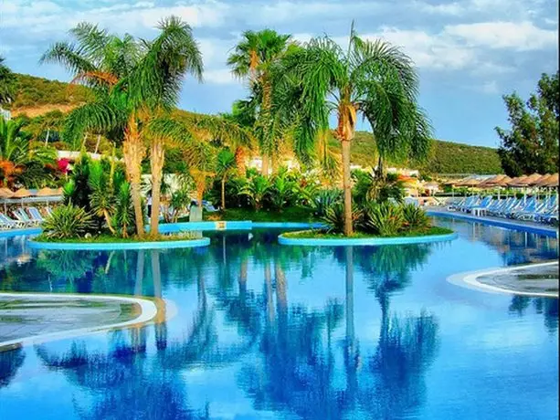 Bodrum Holiday Resort & Spa 