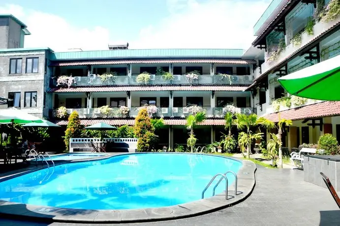 Cakra Kembang Hotel