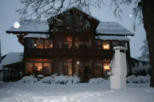 Haus Bei der Linden Ferienwohnungen