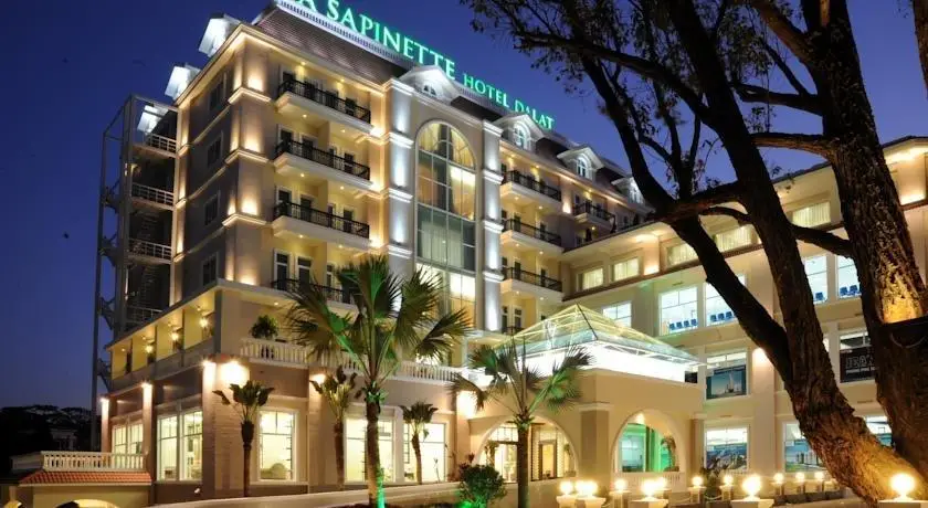 La Sapinette Hotel 