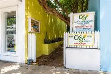 Casa 325 Guesthouse 