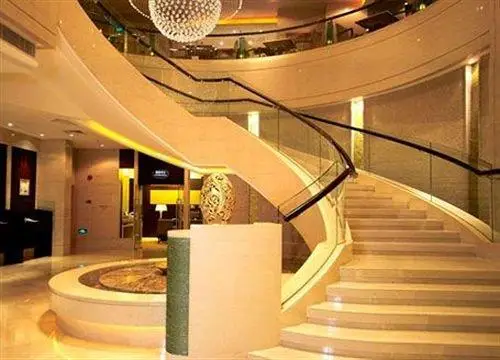 Golden Diamond Hotel 