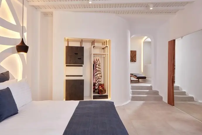 Absolut Mykonos Suites & More 