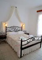 Hotel Glaronissia Rooms & Suites 