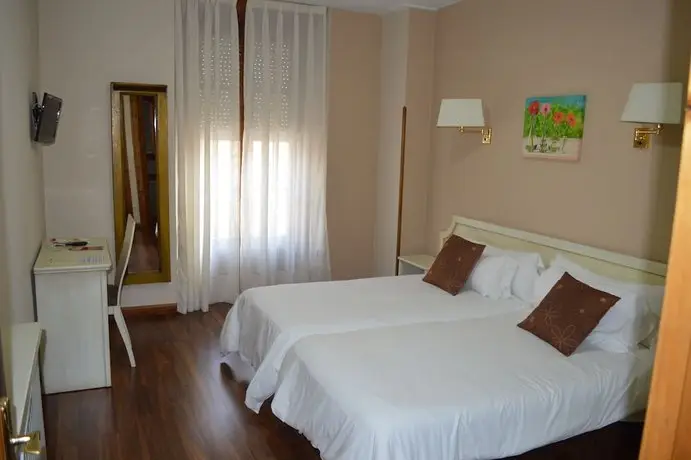 Hotel Los Robles Cangas de Onis 