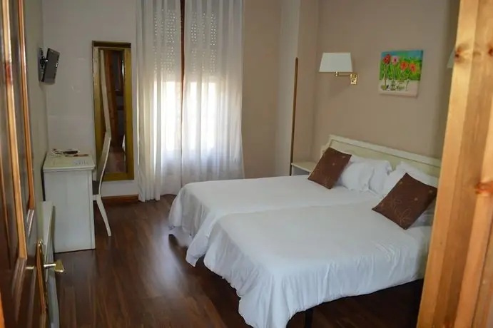 Hotel Los Robles Cangas de Onis 