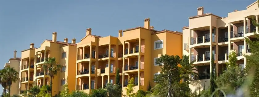Las Lomas Village - Luxury Apartments 