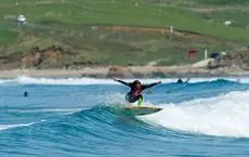 Surfing San Vicente 