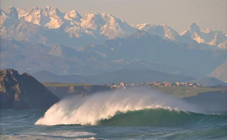 Surfing San Vicente 