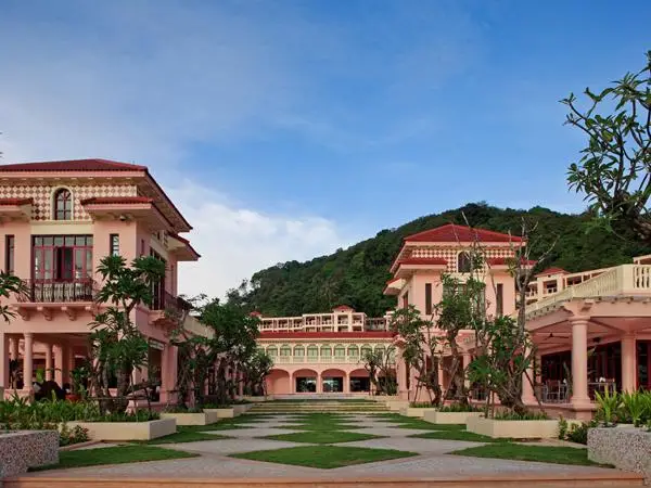 Centara Grand Beach Resort Phuket 