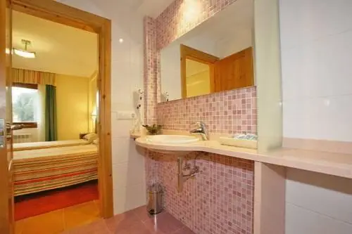 Apartamentos La Barzana 