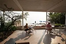 Nern Chalet Beachfront Hotel 