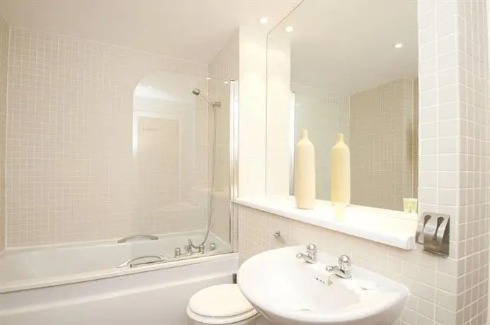 Cleyro Serviced Apartments - City Centre