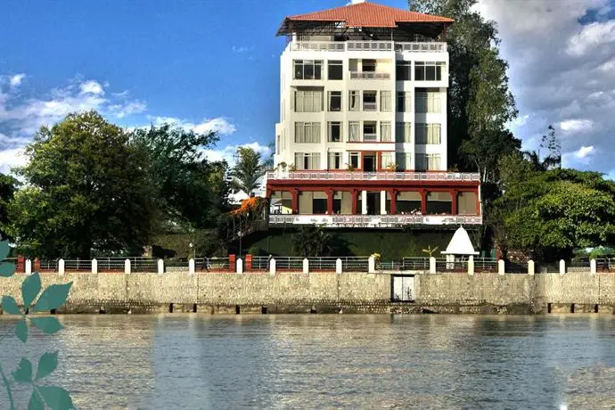 Ganga Kinare - A Riverside Boutique Hotel