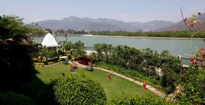 Ganga Kinare - A Riverside Boutique Hotel 