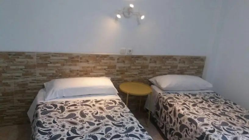 Hostal Residencia Cardona 