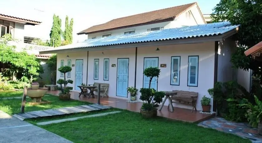 Natcha Guest House