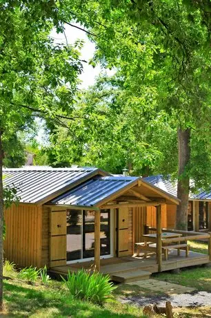 Albirondack Camping Lodge & Spa 