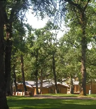 Albirondack Camping Lodge & Spa 