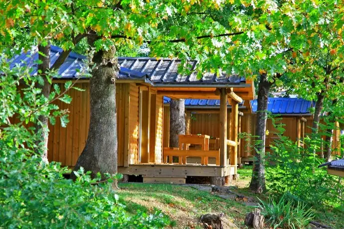 Albirondack Camping Lodge & Spa 