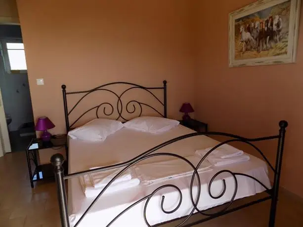 Stefanos Studios and Apartments Kefalonia 