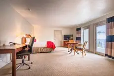 Cottonwood Suites Savannah Hotel & Conference Center 