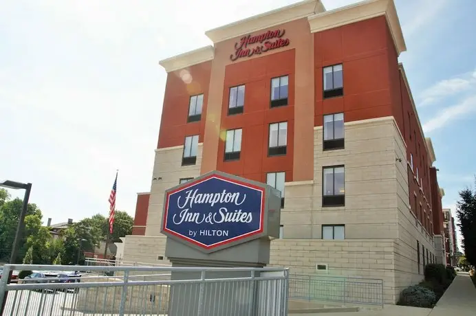 Hampton Inn & Suites Cincinnati / Uptown - University Area