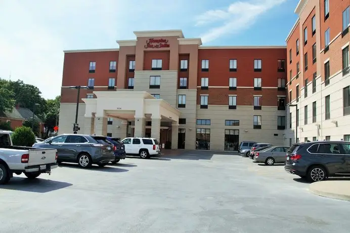 Hampton Inn & Suites Cincinnati / Uptown - University Area