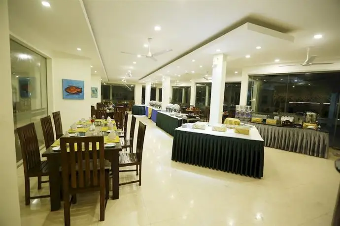 Hikkaduwa Beach Hotel 