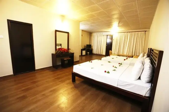 Hikkaduwa Beach Hotel 