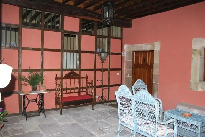 Casona De La Salceda 