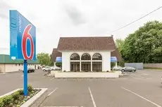 Motel 6 Warminster 