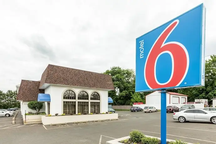 Motel 6 Warminster