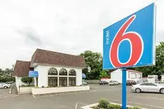 Motel 6 Warminster 