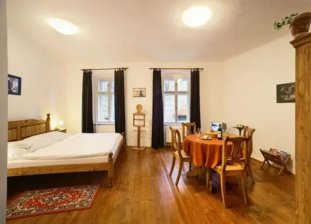 Pension Zamecka Apartma - Castle Apartments 