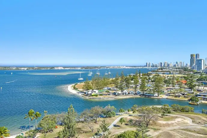 Crystal Bay On The Broadwater 