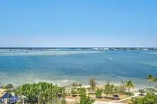 Crystal Bay On The Broadwater 