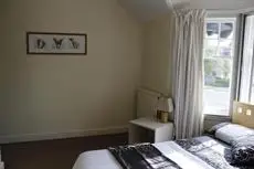 Hollybush Guest House 