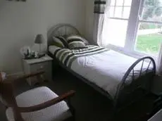 Hollybush Guest House 