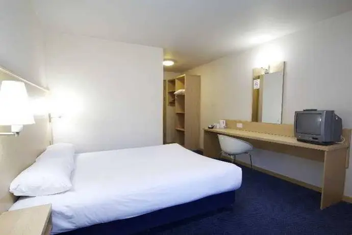 Travelodge Birmingham Central Broadway Plaza 