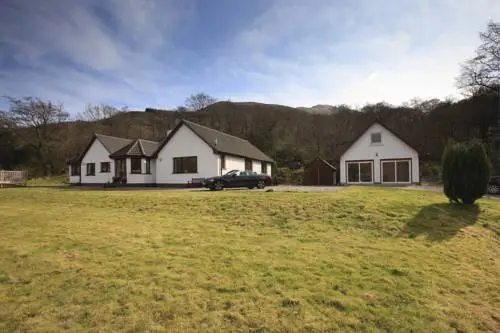 Loch Linnhe Waterfront Lodges