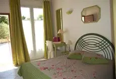 Villa Nais B&B 