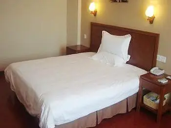 GreenTree Inn Ji'nan Shanda Road Business Hotel 