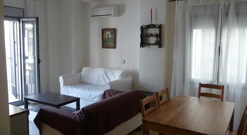 Apartamentos Turisticos La Encarnacion 