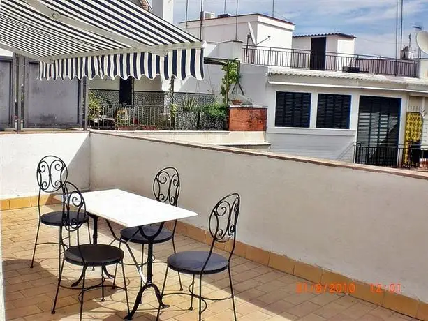 Apartamentos Turisticos La Encarnacion 