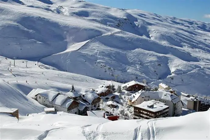 Albergue Inturjoven Sierra Nevada - Hostel 