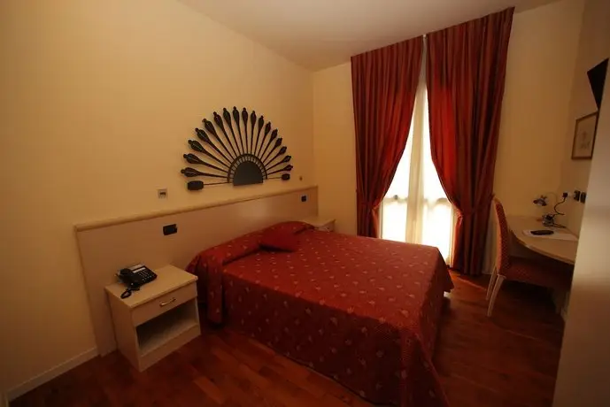 Hotel Fioroni 