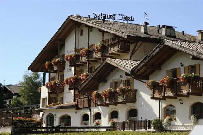 Hotel Touring Pozza di Fassa