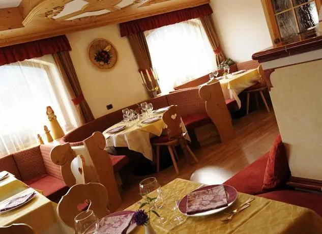 Hotel Touring Pozza di Fassa